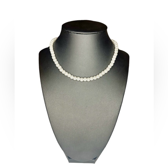 Faux Pearl Necklace - Picture 1 of 2